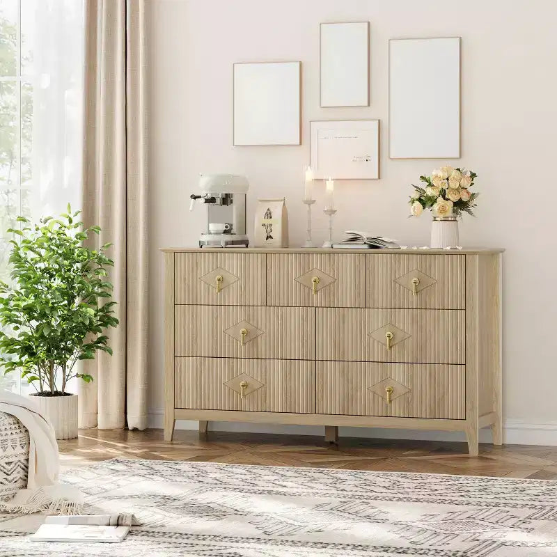 Commode de chambre à 7 tiroirs, commode en bois de 54 po de large avec poignées métalliques, organisateur de rangement pour vêtements cannelé, meuble TV de commode pour couloir