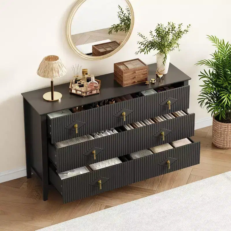 Commode de chambre à 7 tiroirs, commode en bois de 54 po de large avec poignées métalliques, organisateur de rangement pour vêtements cannelé, meuble TV de commode pour couloir