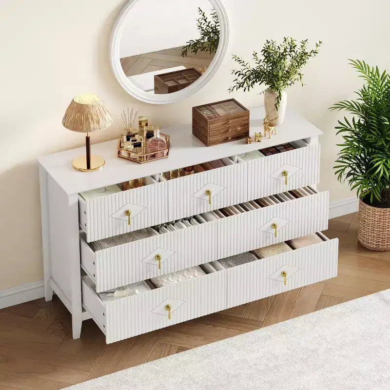 Commode de chambre à 7 tiroirs, commode en bois de 54 po de large avec poignées métalliques, organisateur de rangement pour vêtements cannelé, meuble TV de commode pour couloir