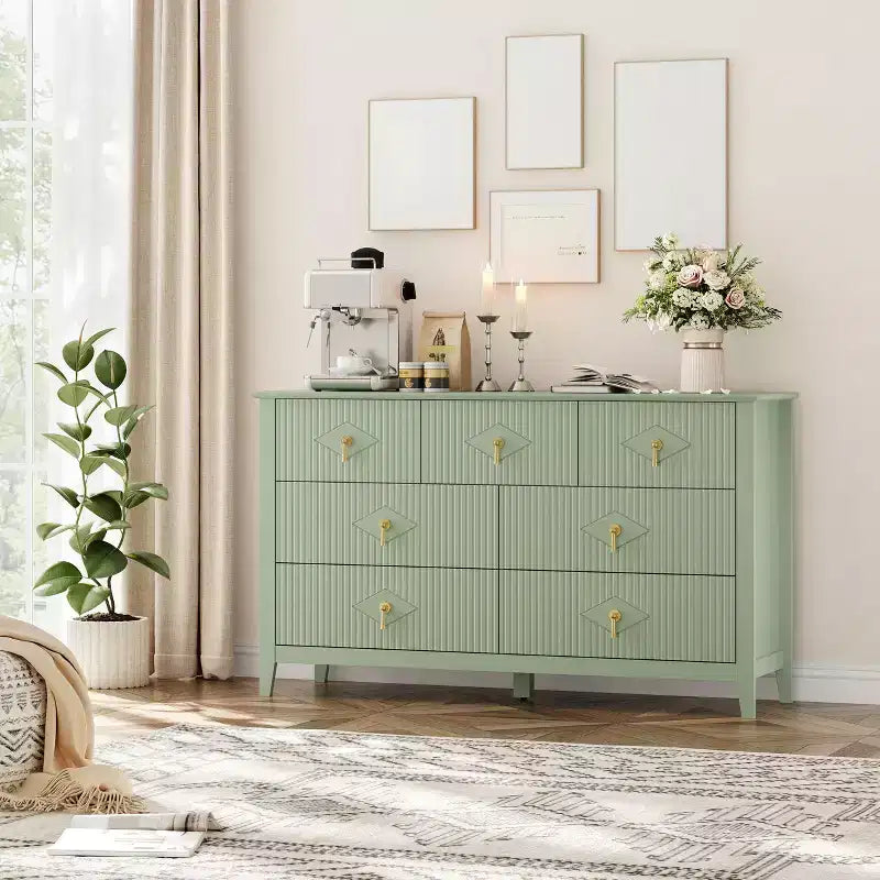 Commode de chambre à 7 tiroirs, commode en bois de 54 po de large avec poignées métalliques, organisateur de rangement pour vêtements cannelé, meuble TV de commode pour couloir