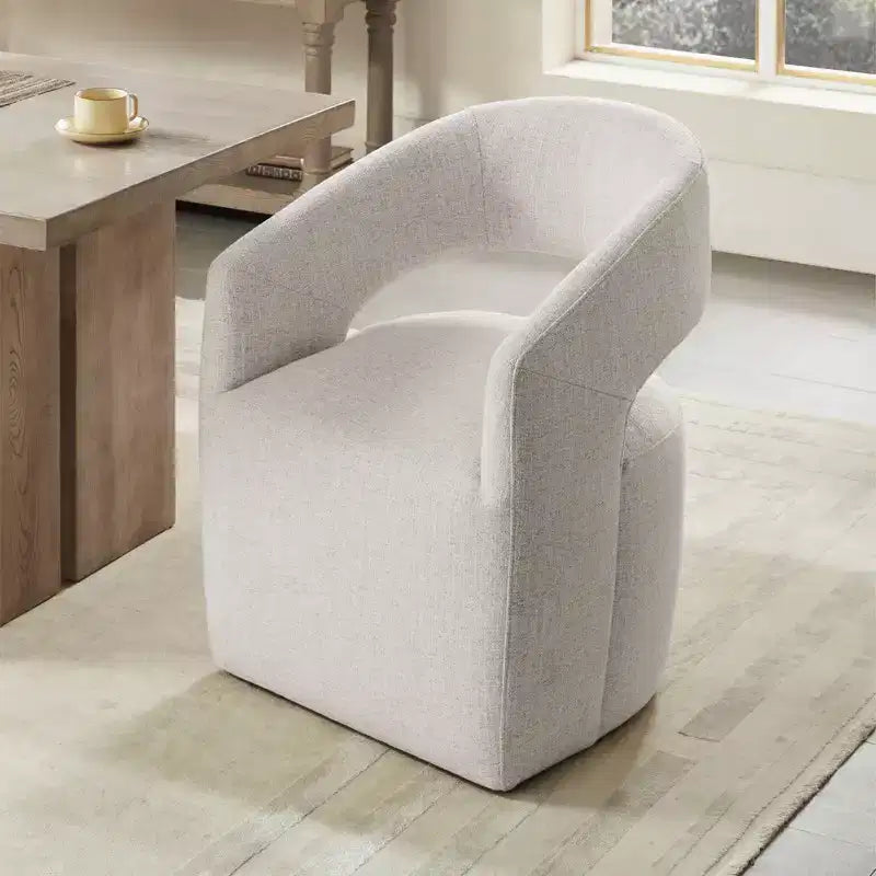 Chaise de salle à manger moderne en forme de tonneau avec roulettes et dossier ouvert. Aucun assemblage requis.