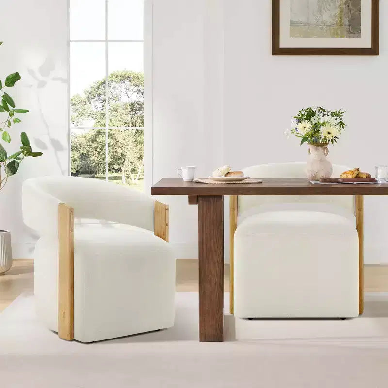 Chaise de salle à manger rembourrée avec accoudoirs en bois et roulettes cachées