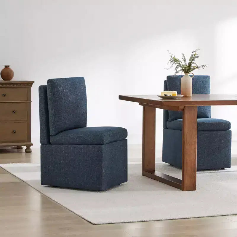 Chaise de salle à manger rembourrée avec accoudoirs en bois et roulettes cachées