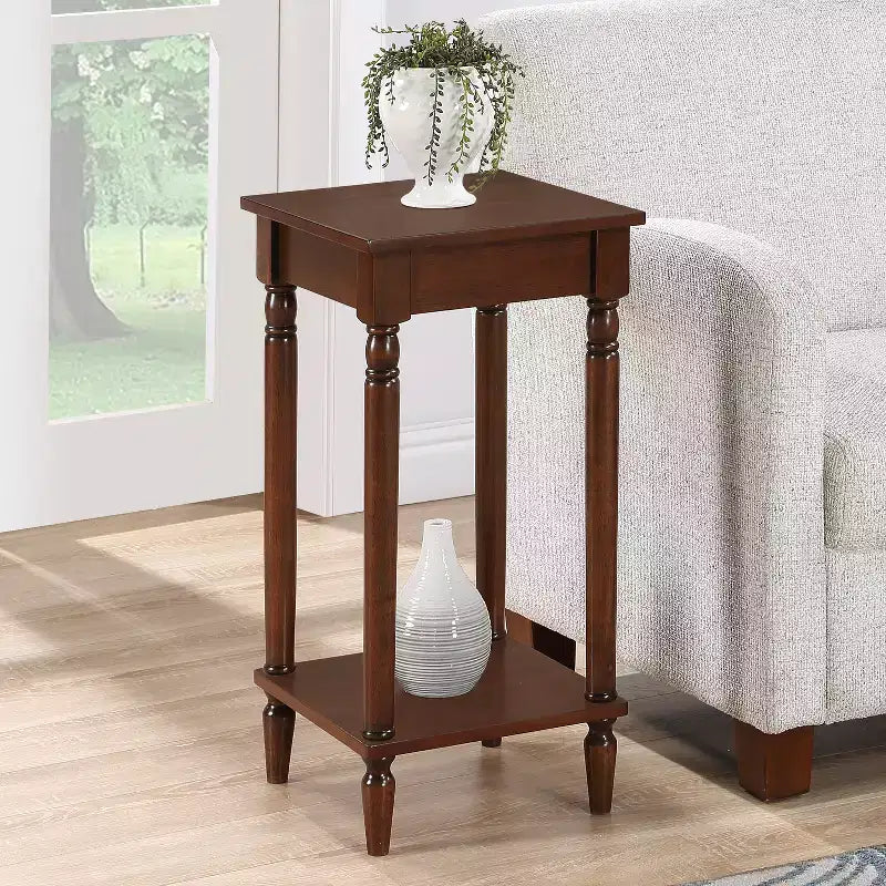 Table d'appoint rectangulaire en bois brun de 28" avec 2 étagères et pieds tournés