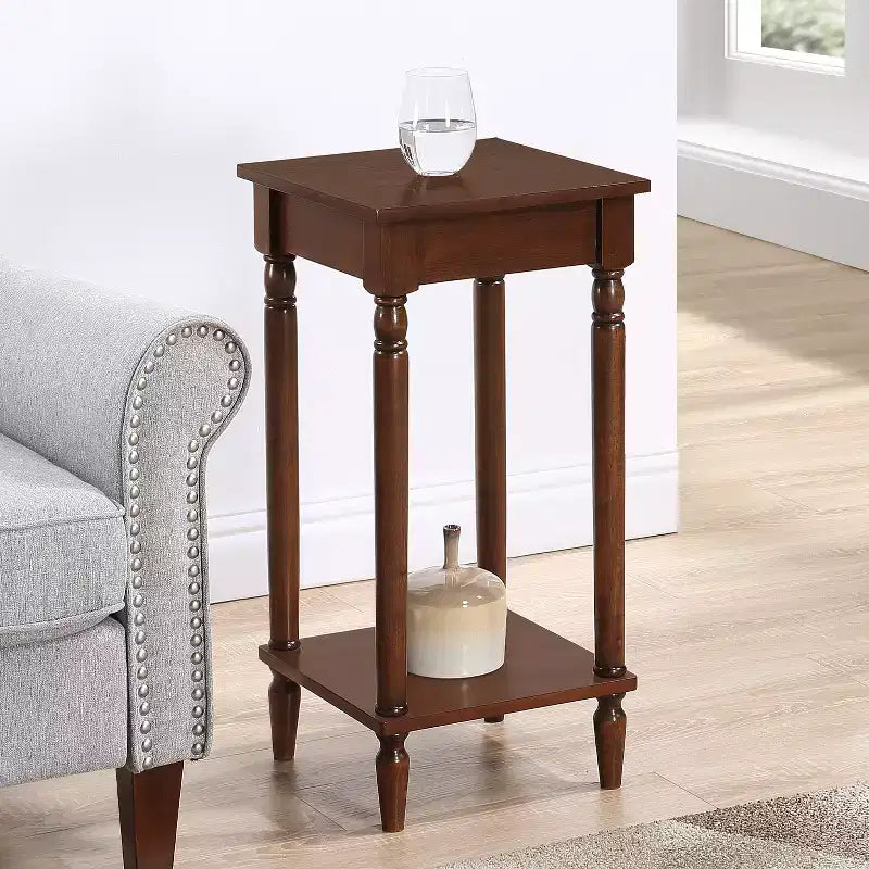 Table d'appoint rectangulaire en bois brun de 28" avec 2 étagères et pieds tournés