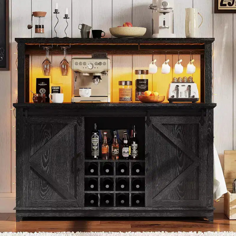 Meuble de bar à café de ferme de 55" avec prise de courant et lumières LED - Porte coulissante de grange, casier à vin, station de recharge USB | Noir/Marron/Blanc