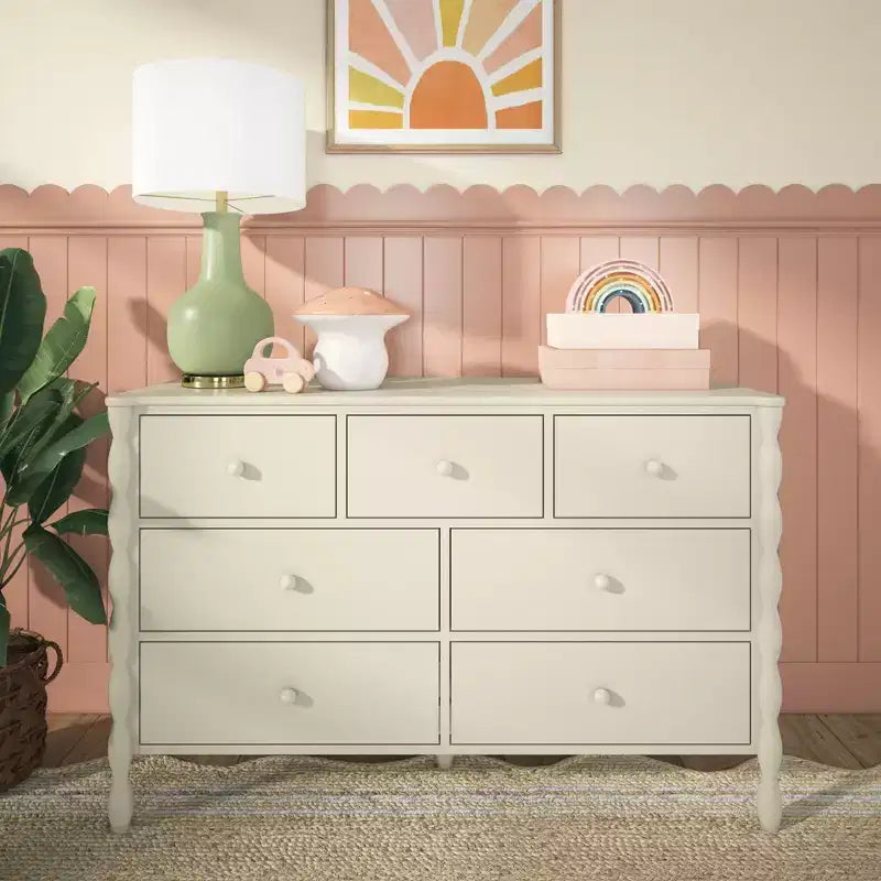 Commode enfant à 7 tiroirs avec pieds tournés