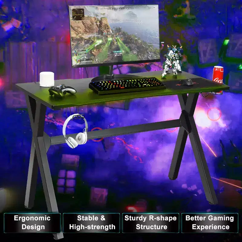 Bureau gaming avec porte-gobelet et support pour casque, poste de travail pour gamer