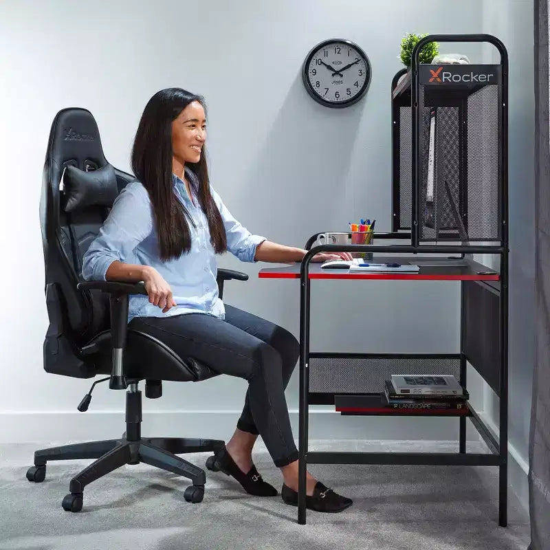 Bureau de jeu en maille avec plateau en bois