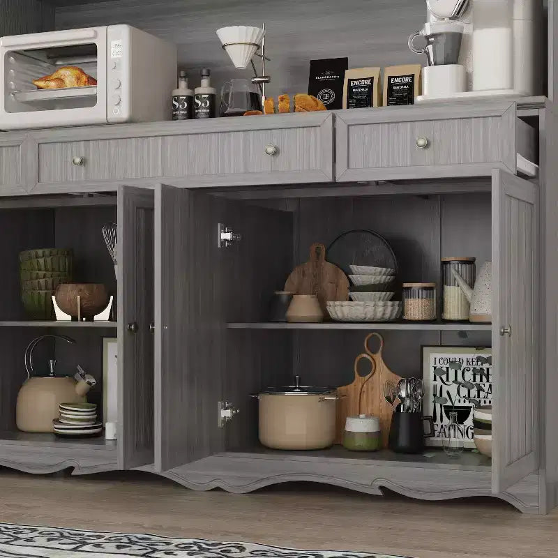 Buffet-bahut de rangement gris de 155,4 cm avec garniture de base ornée